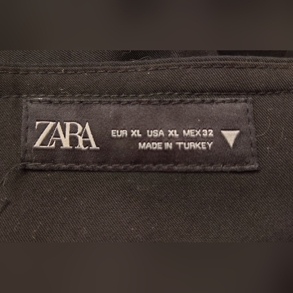 Medium Black Pleated Skort with Lace Hem - Picture 5 of 7